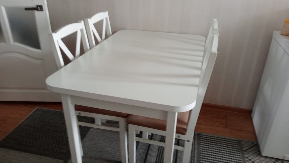 Продам стол и 6 стульев