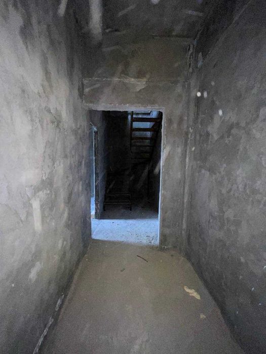 Новостройка Махтумкули 4 комнат коробка 140 кв.м. +мансарда