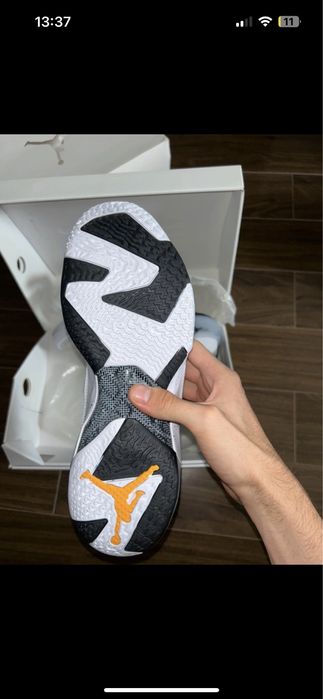 Jordan XXXVII Black White