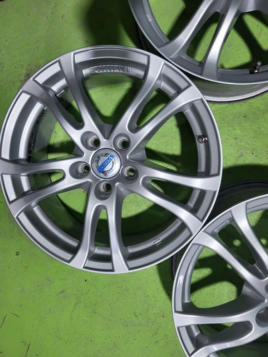 17 5x108 Volvo лети джанти 5х108