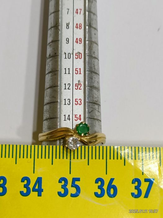 Vind inel din aur 18kt cu diamant și smarald