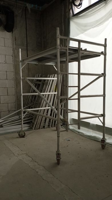 Срочно нужны деньги продам леса вышка алюминиевые