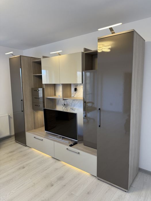 Mobila Crem de vanzare