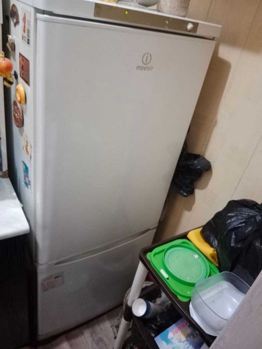 Холодильник Indesit