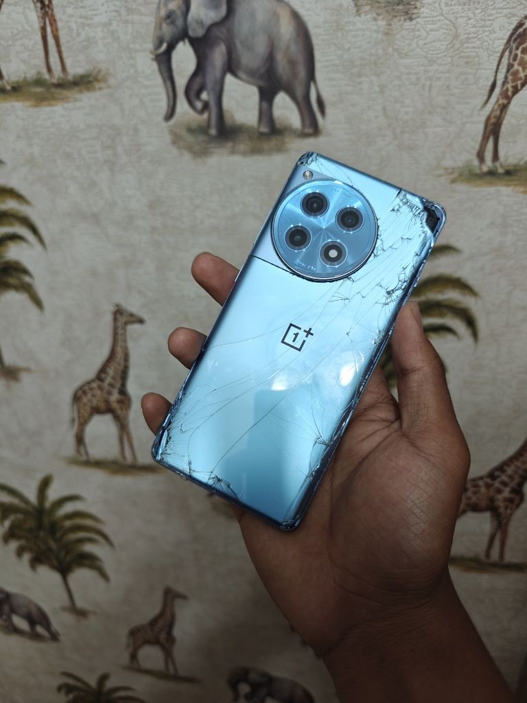 Oneplus 12r 16/256 96 акб