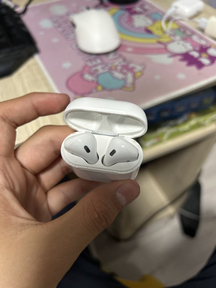 Продам не работающий airpods