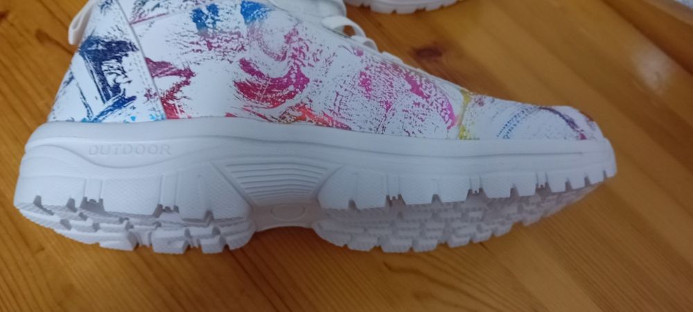 Олекотени зимни боти