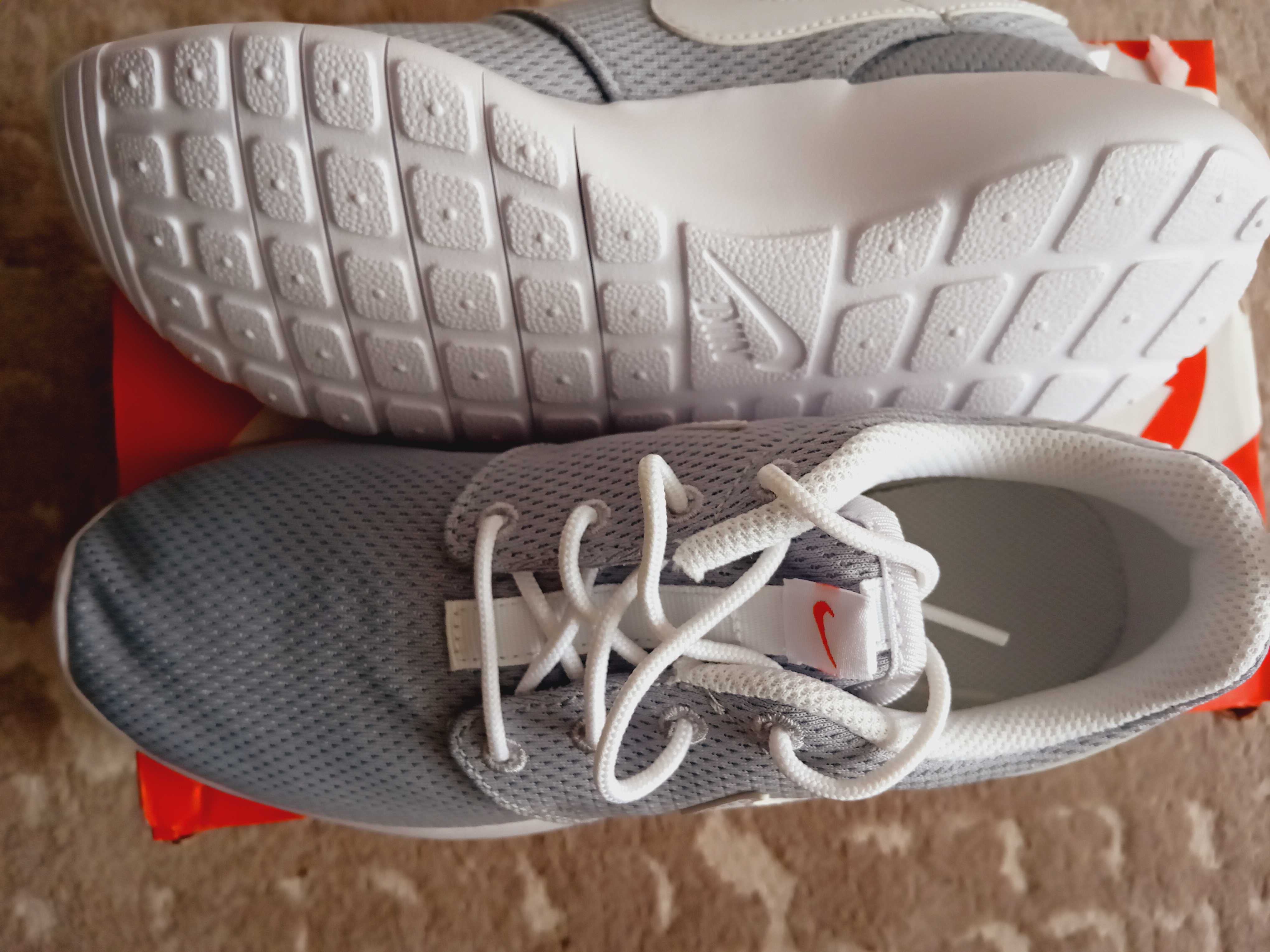 Nike N35.5 нови маратонки