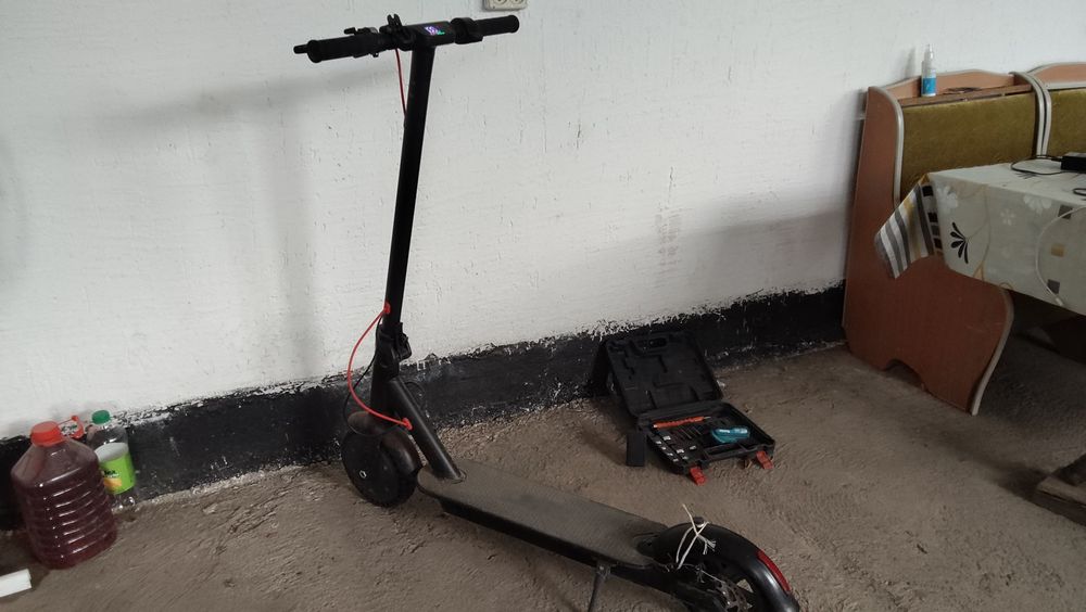 Продам электро самокат срочно