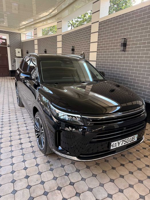 Aito Seres M7 FULL 2024, идеал, 7 мест, 2 мотора, черный цвет, Гибрид.