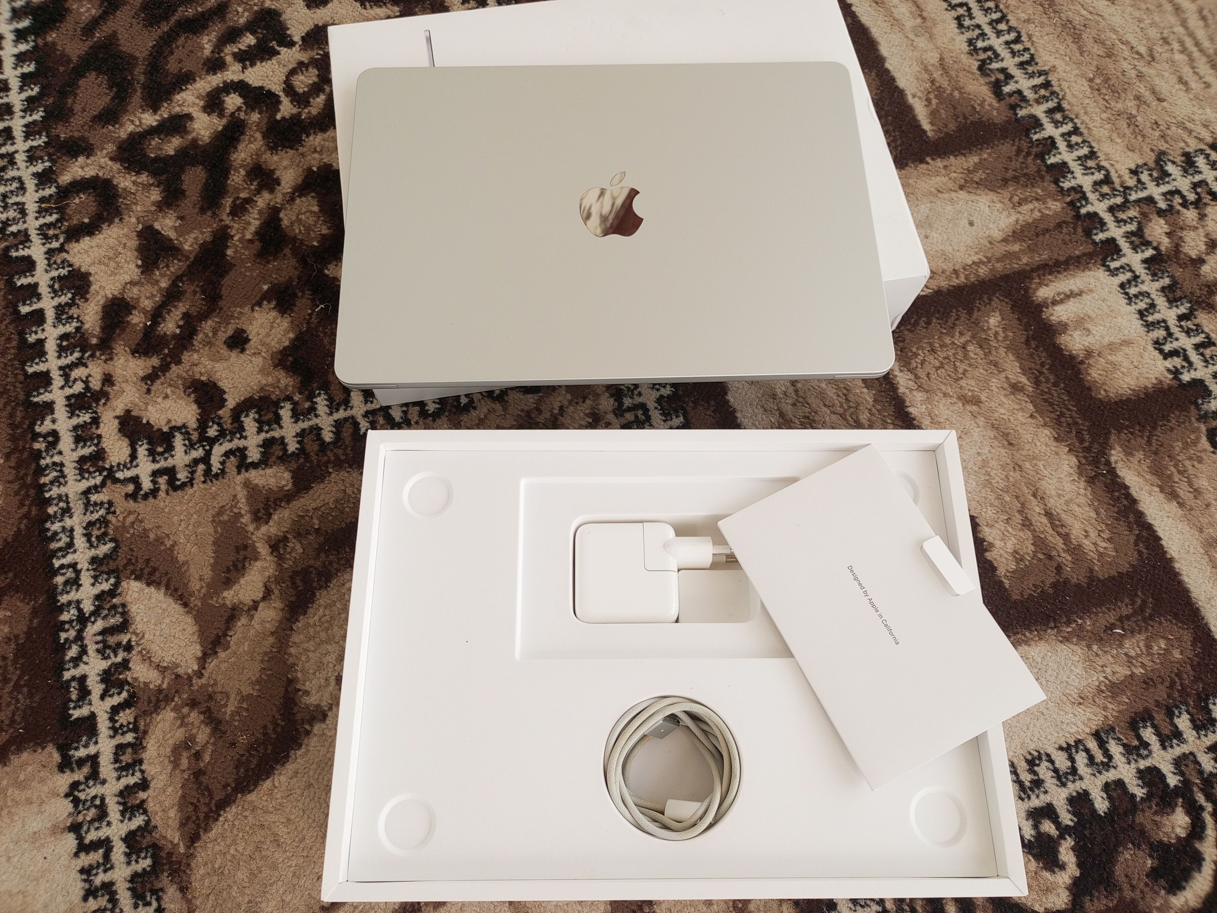 Holati ideal MacBook Air M2, 99%, 8-256GB sotiladi