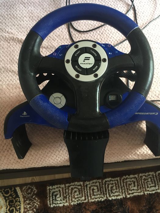 Vând Volan gaming cu pedale