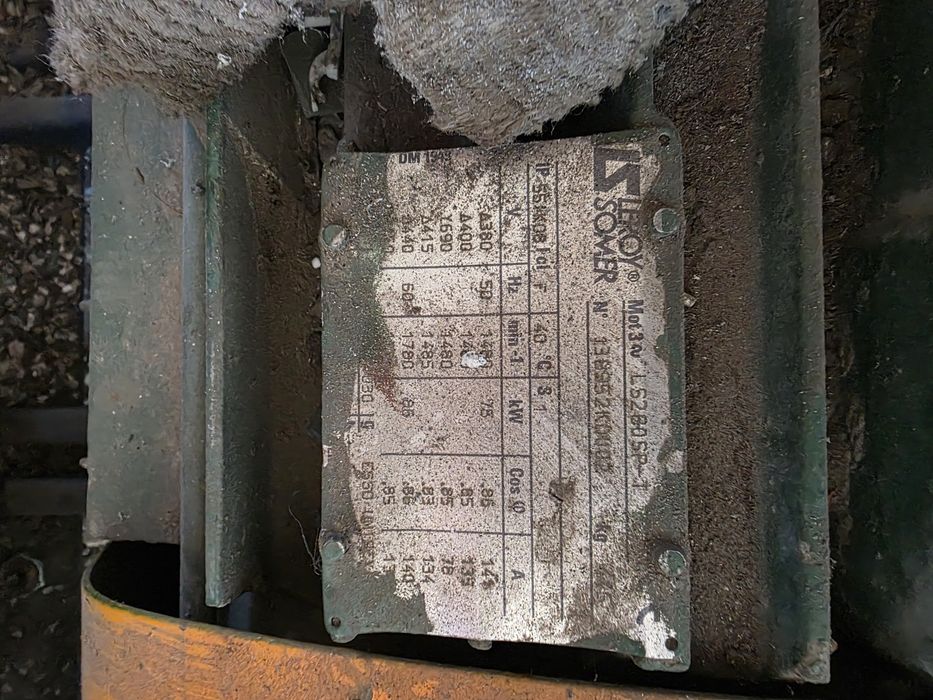 Vând moara plastic motor 75kw