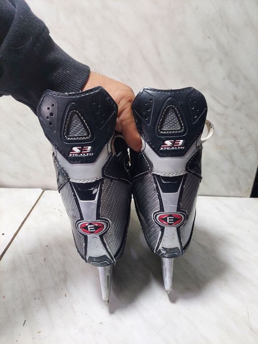Patine 206 hochei hockey Easton marime 33-34 ( 21,7 cm)