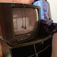 Телевизор Самсунг ..2000 ..работает всё..состояние отличное