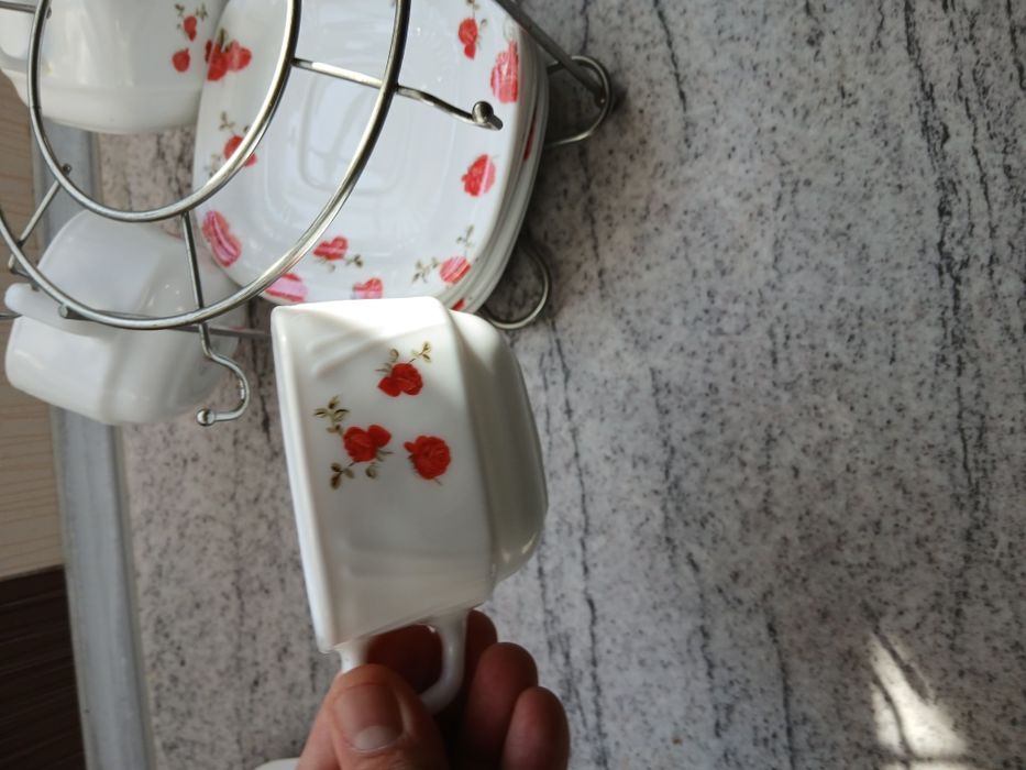 Set cafea 12 piese portelan marca Dinova Saina plus suport pastrare