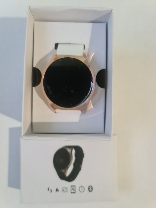 Продам смарт-часы женские