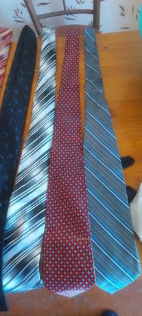 Продам галстуки в отличном состоянии