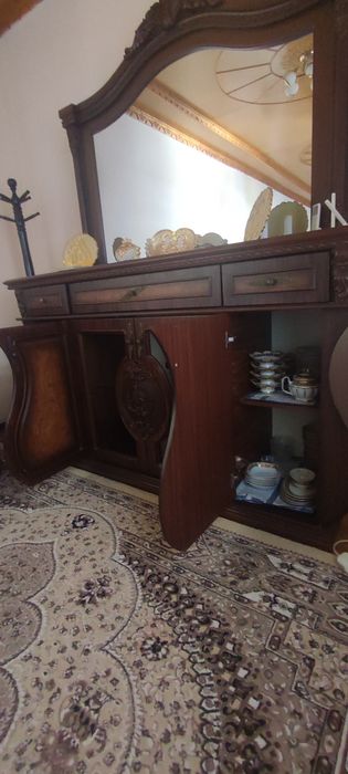 Комод для гостевой зал хороший состояние идеально