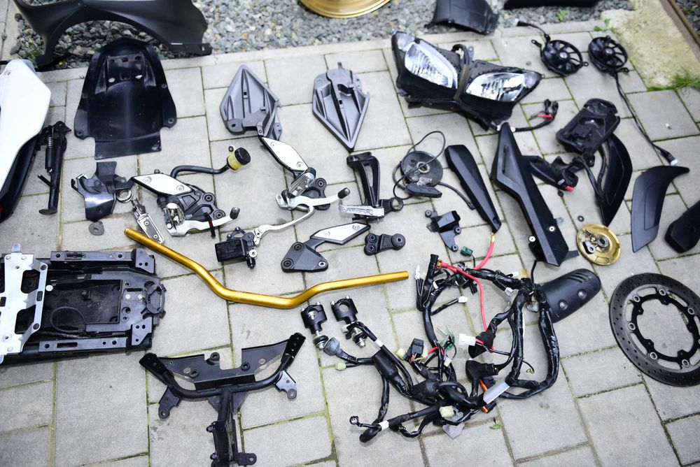 Yamaha FZ8 Fazer Carena / Far / piese   / Ghidon Rizoma / scarite /
