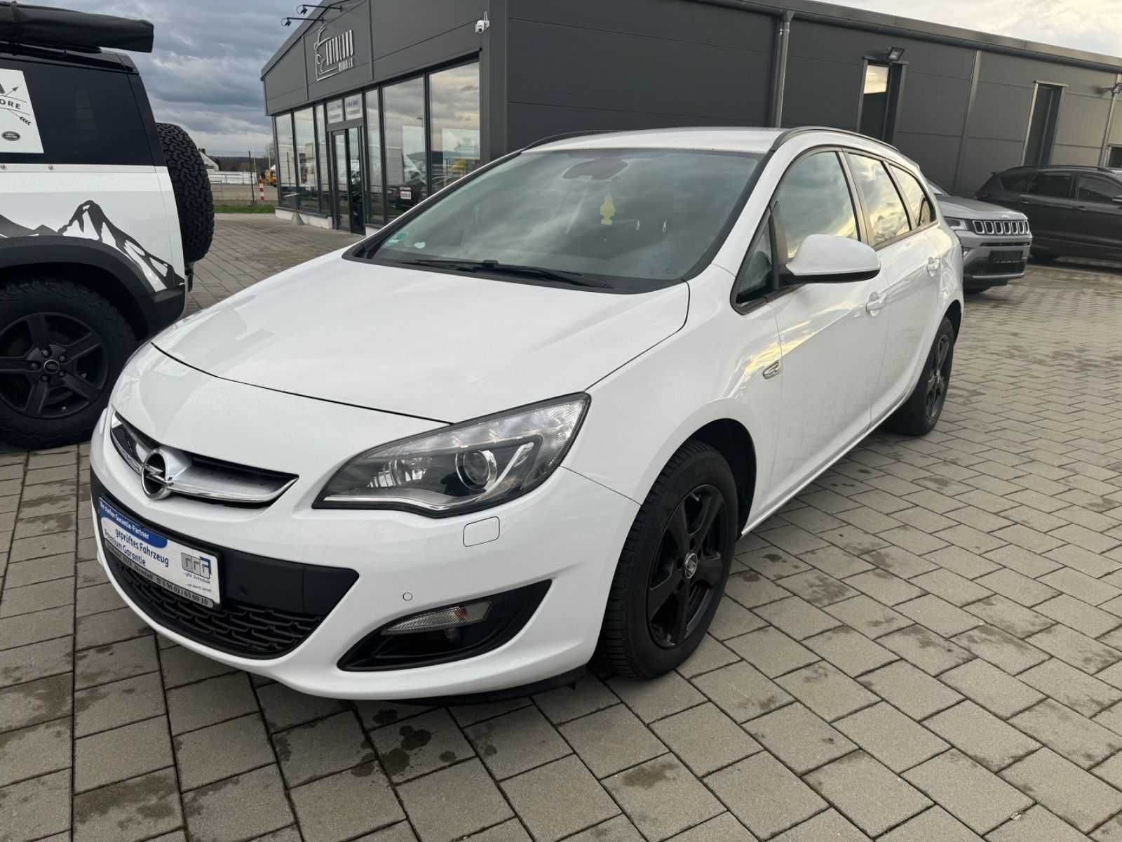 Opel Astra
J Sports Tourer Style EURO 6