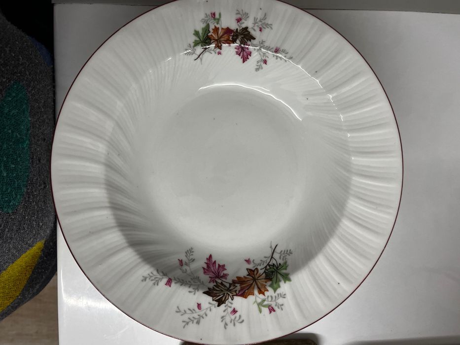 Порцелан чинии “Дъбов лист”
