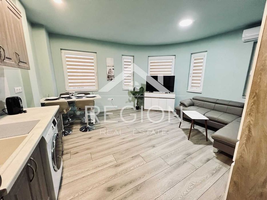 Дава се под наем Двустаен апартамент в Варна, Гръцка махала - 67 кв.м за 800 € - Снимка #2