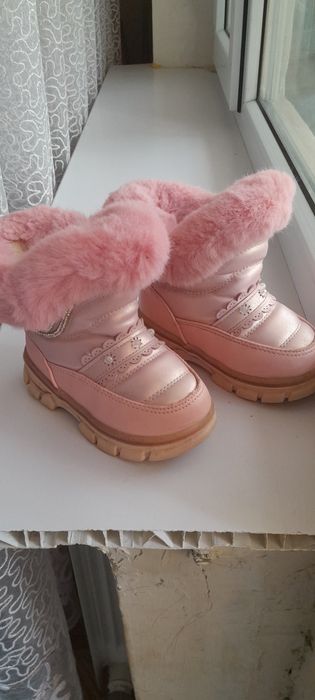 детский етік 1шісі 25 размер көп киілмеген 2500тг  2ші етік жаңа