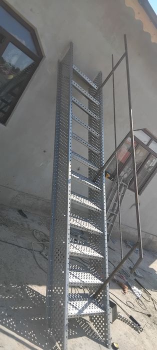 Scări zincate de exterior 13 trp