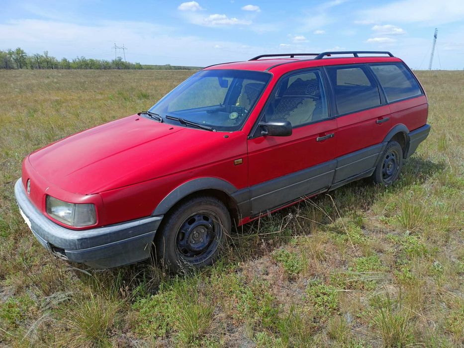 Volkswagen  Passat  1992г