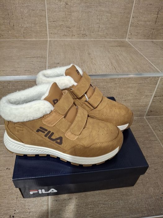 Ghete Noi Fila mărimea 35