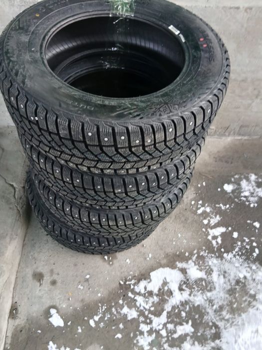 Продам резину, 195/65 R15 с шипами