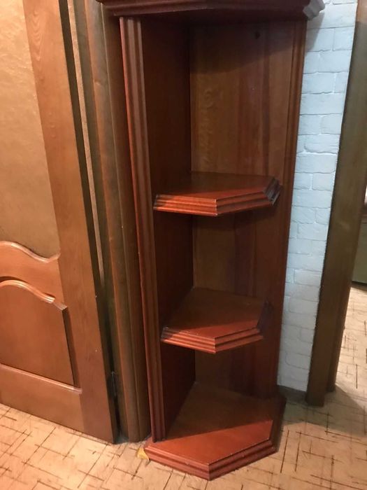 Деревянная угловая полка