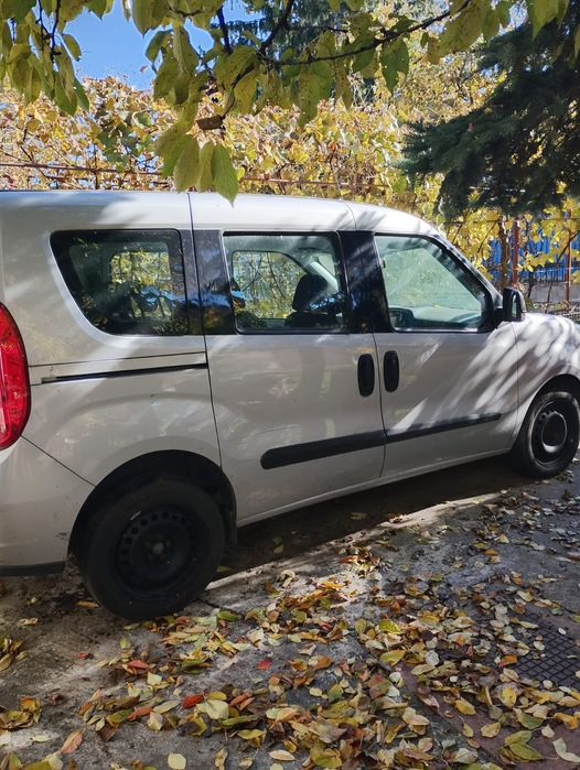 Vând Fiat Doblo de persoane
