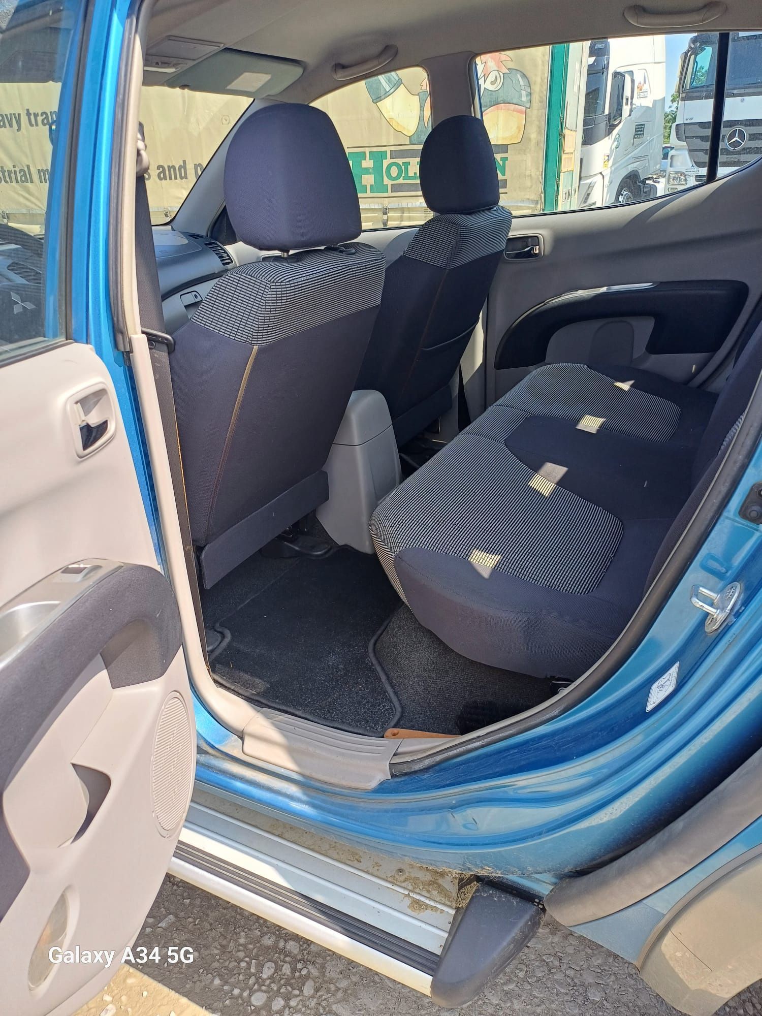 Vând Mitzubishi L200