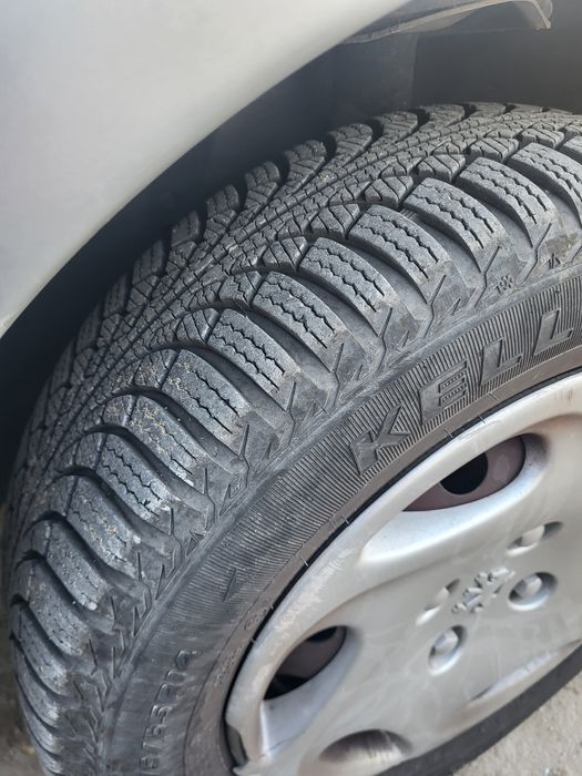 Продавам Пежо 206