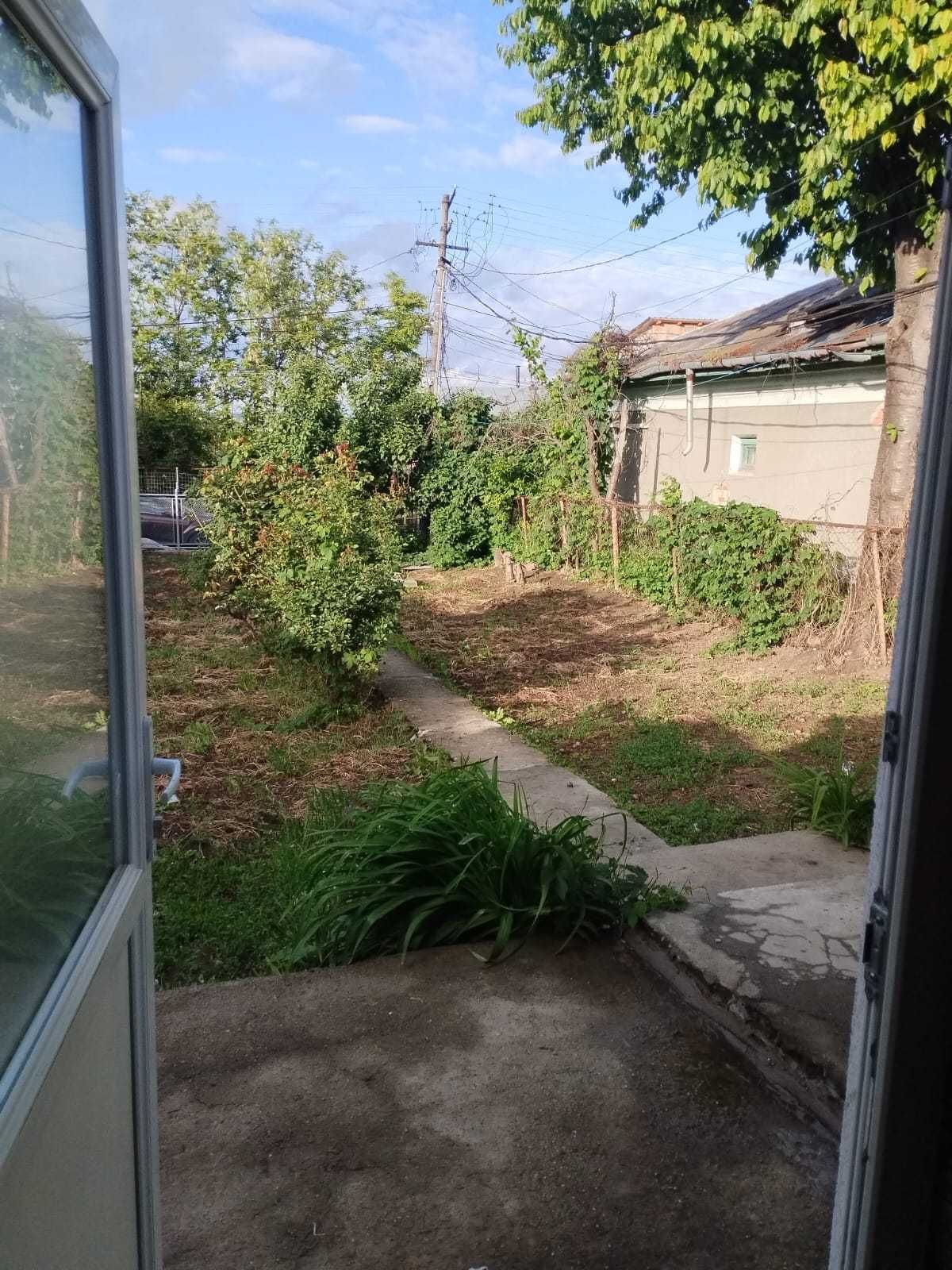închiriat garsoniera la casa cu gradina.