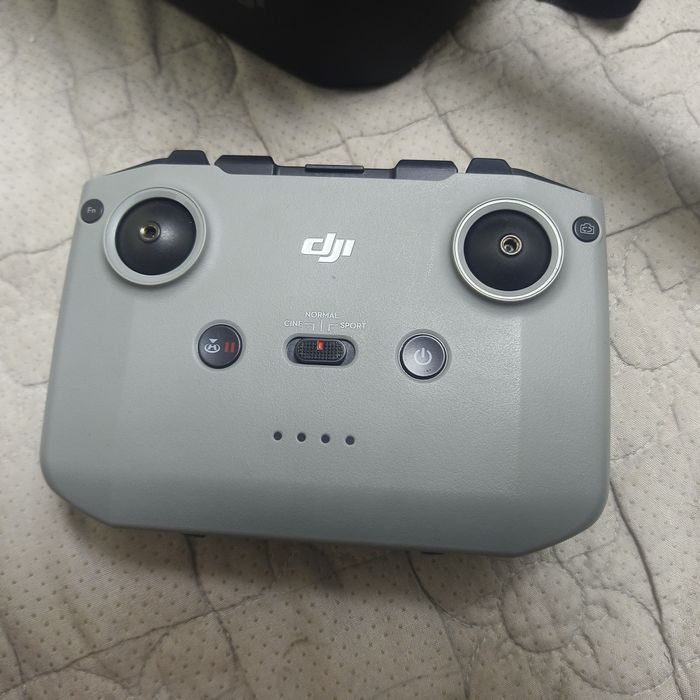 Продам дрон DJI mini2 combo