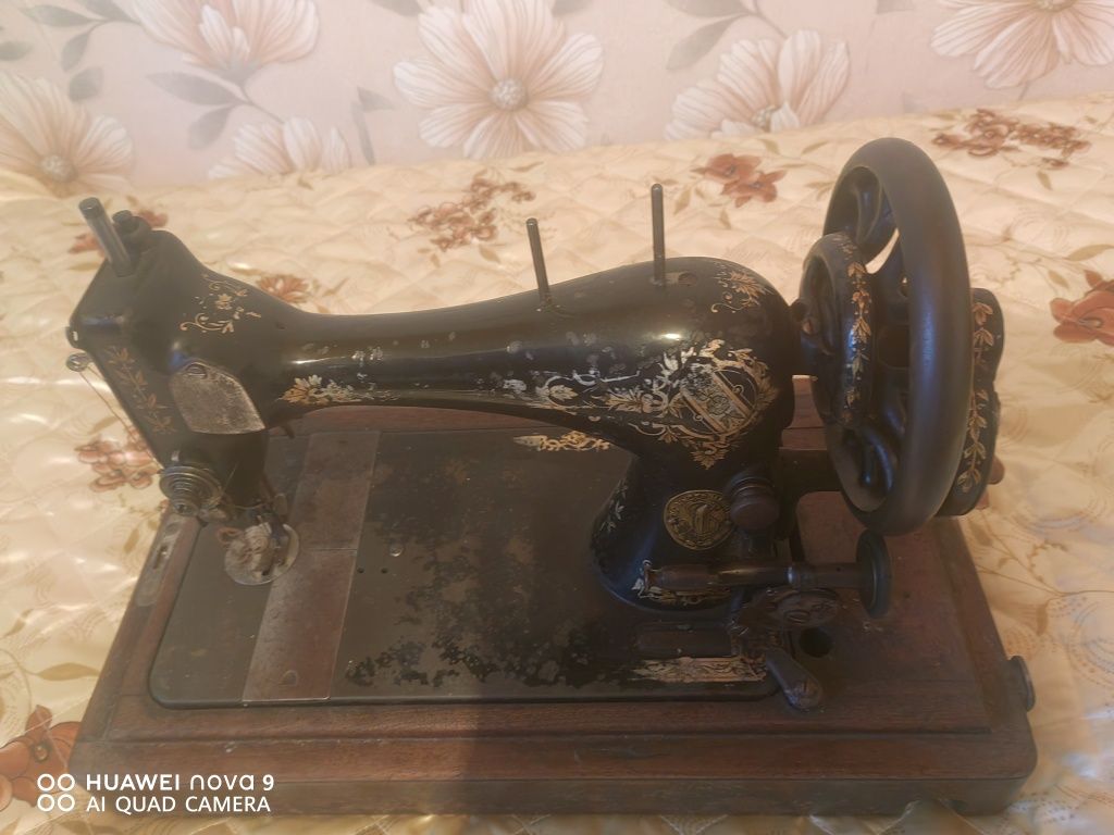 Работеща шевна машина