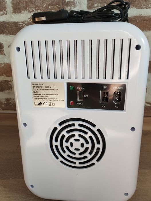 Мини хладилник за козметика или за пътуване/къмпинг