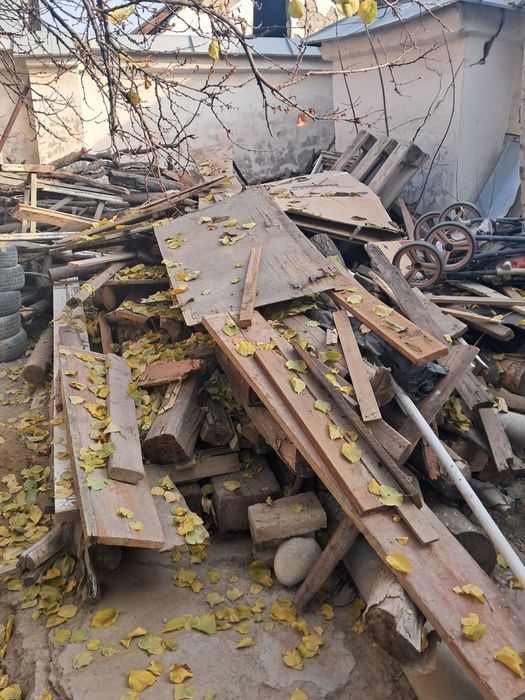 Taxta makalatura sotiladi