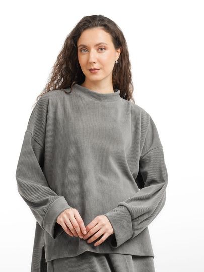 Продам костюмы материал хороший три расцветки