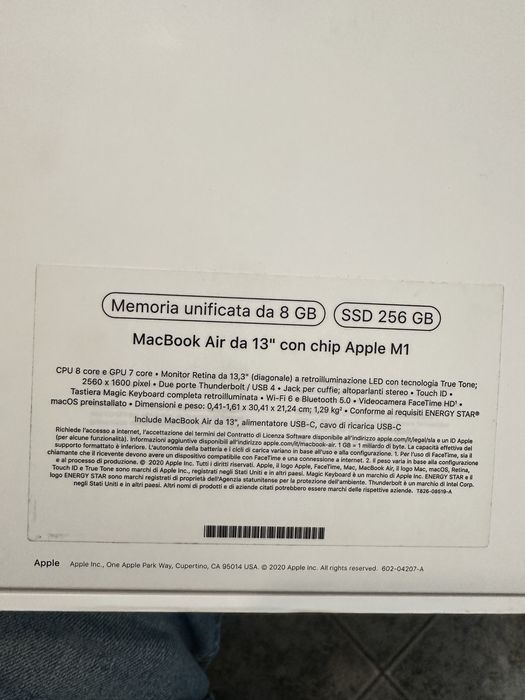 Laptop Apple MacBook Air 13-inch, True Tone, procesor Apple M1