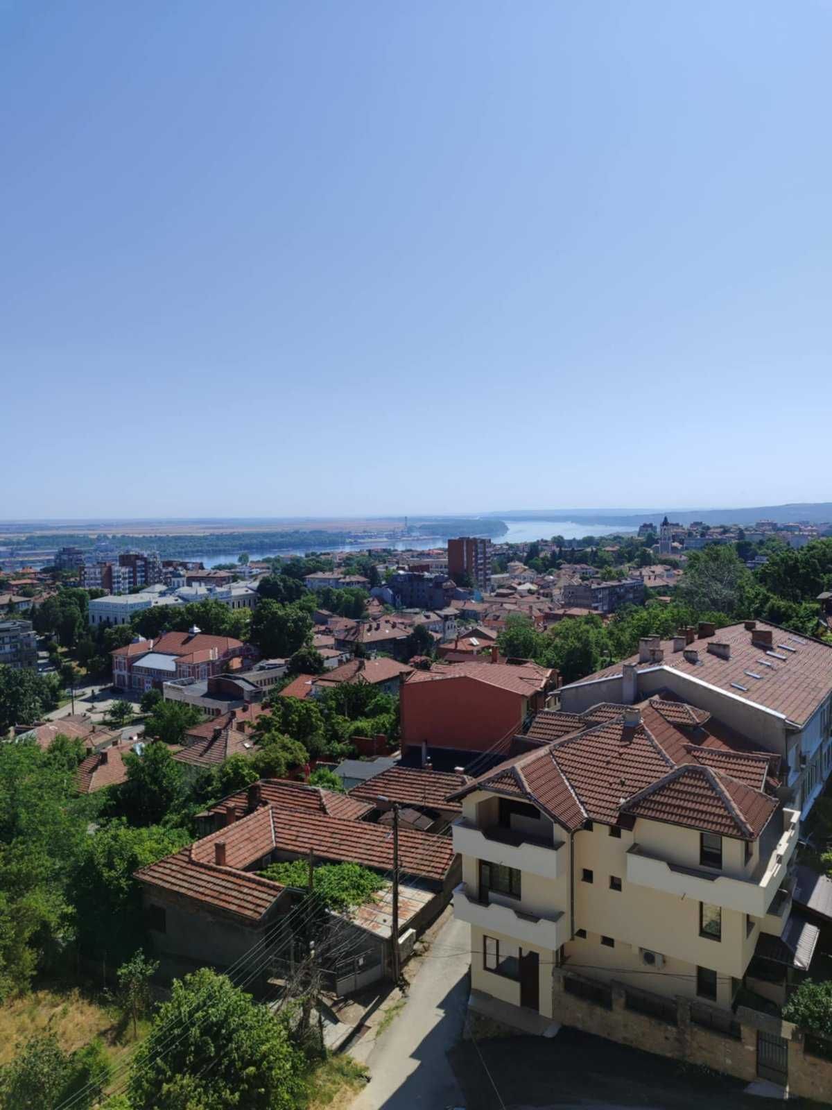 Обзаведена гарсониера, широк център