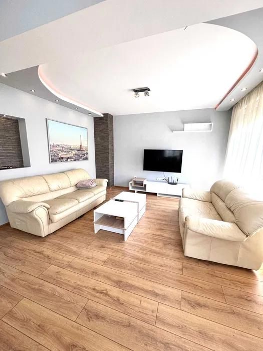 Дава се под наем Тристаен апартамент в Пловдив, Гагарин - 120 кв.м за 509.49 € - Снимка #1