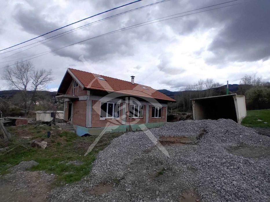 Продава се Къща в с. Владая, Област София-град - 200 кв.м за 900 €/кв.м - Снимка #1