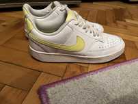 Нова цена! Продавам кецове Nike