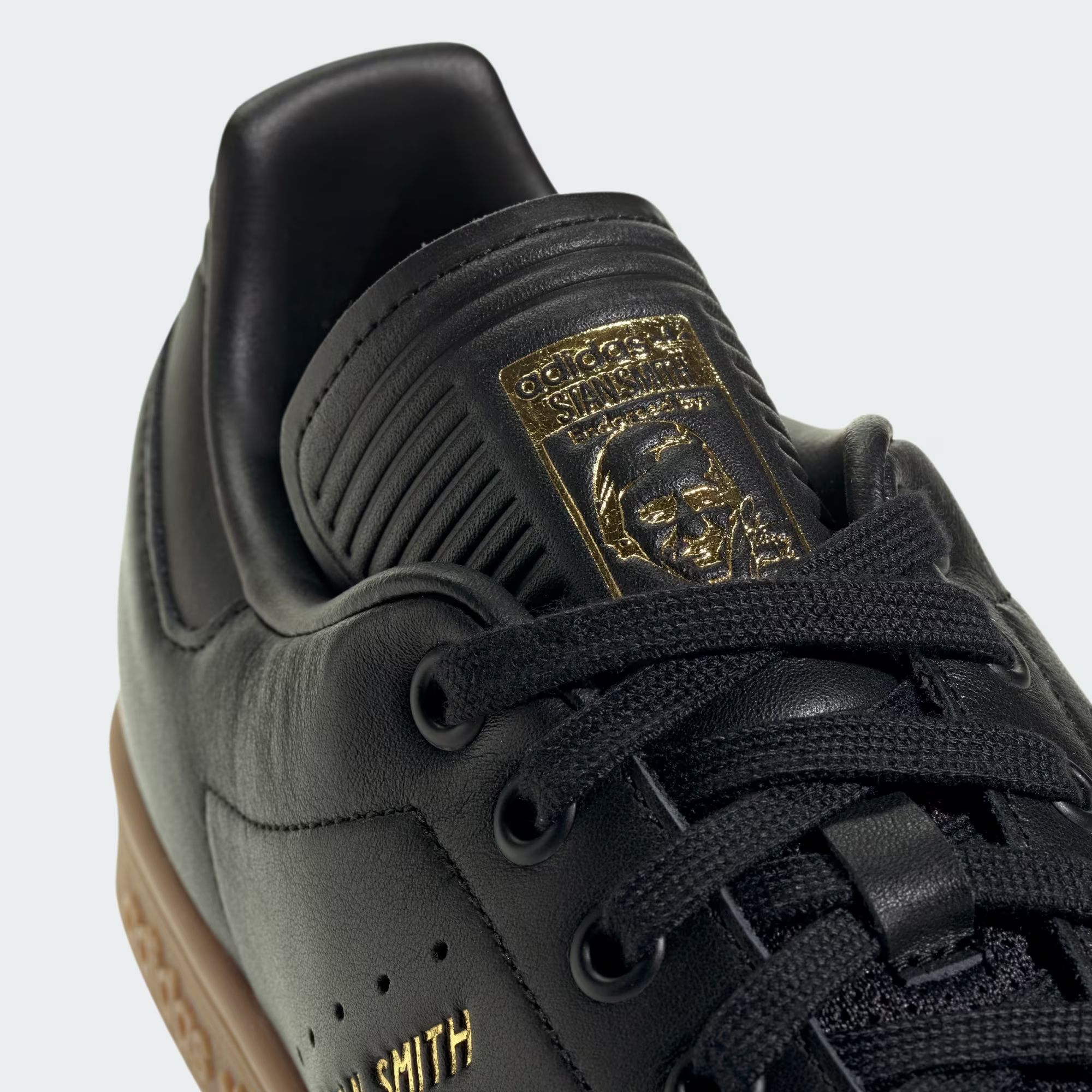 Adidas original Amerikadan keltirilgan USA razmeri 6 ,Euro razmeri 38.