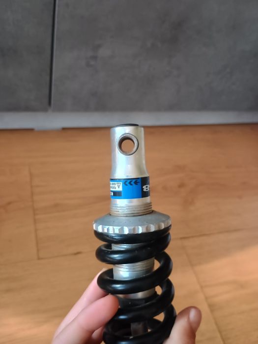 Продавам заден шок за колело