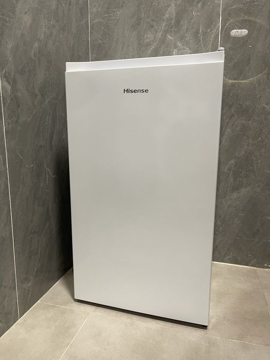 Продам холодильник Hisense